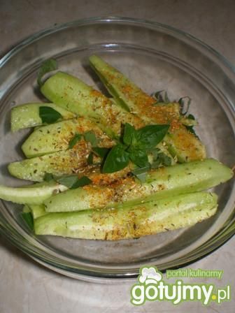 Surówka z ogórków z oregano