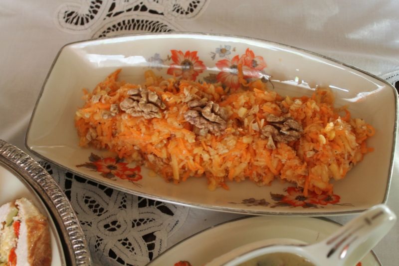 Surówka z orzechami i pomarańczą Surówka z orzechami i pomarańczą