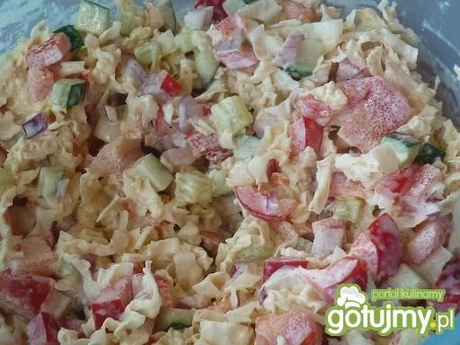 Surówka z papryką w sosie ketchupowym