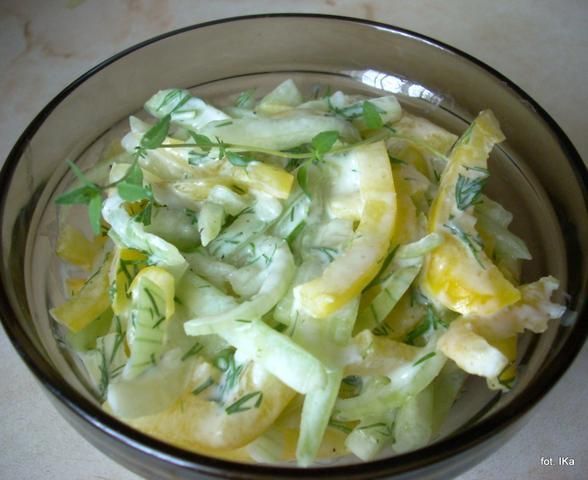 Surówka z papryki i ogórka 