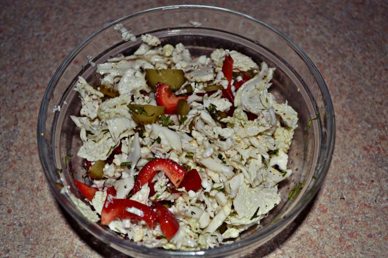 Surówka z pekinki z kalafiorem