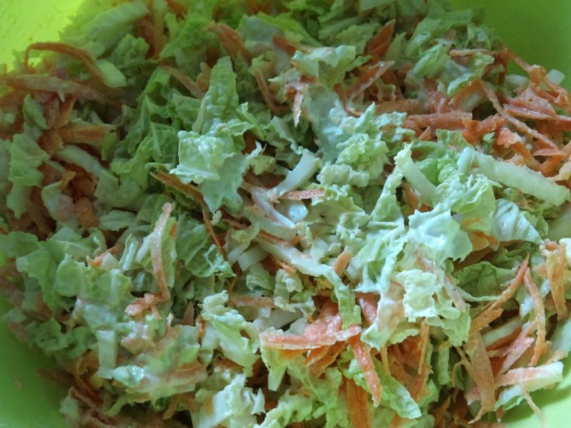 Surówka z pekinki z ogórkiem i czosnkiem Surówka z pekinki z ogórkiem i czosnkiem