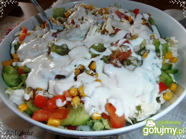 Surówka z pekinki z papryką 