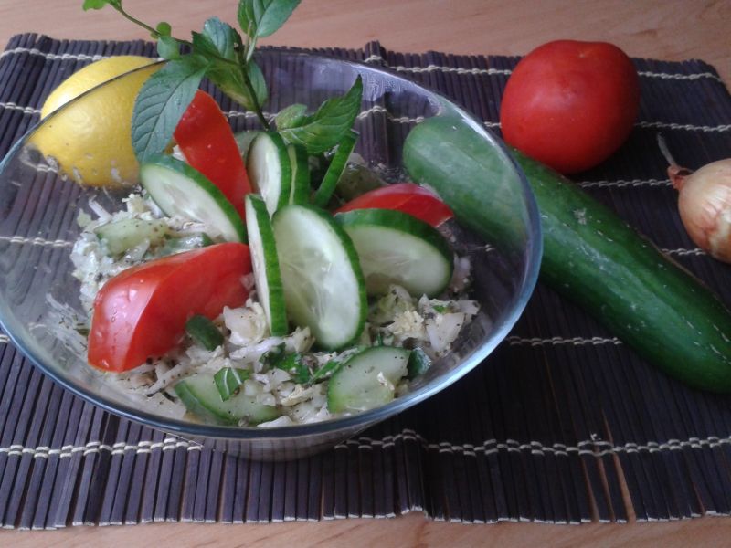 Surówka z pekińskiej kapusty