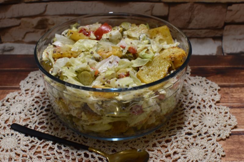 Surówka z pieczonymi ziemniakami