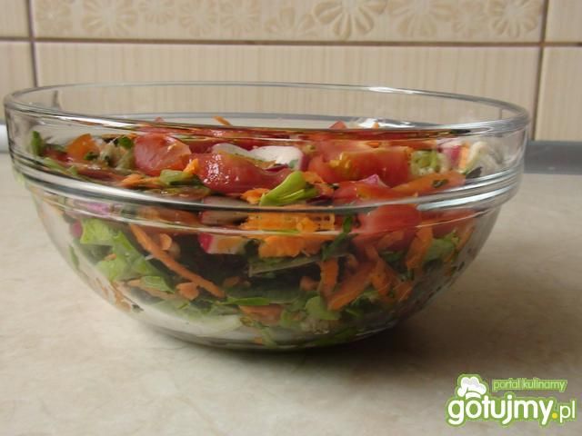 Surówka z pomidorków i marchewki Surówka z pomidorków i marchewki