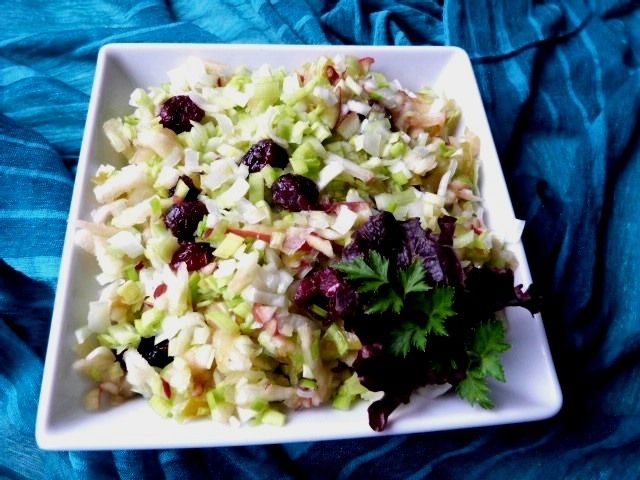 Surówka z pora z suszoną żurawiną