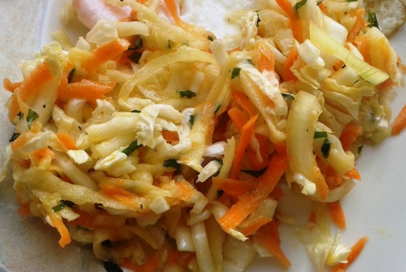 Surówka z porem i marchewką Surówka z porem i marchewką