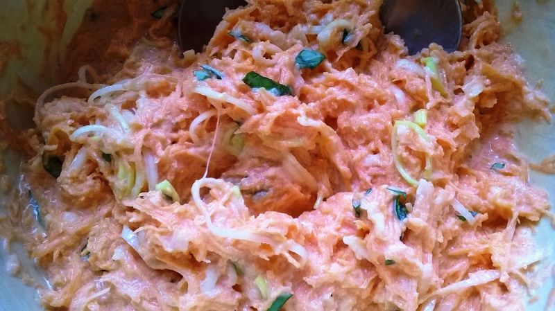 Surówka z porem i marchwią 