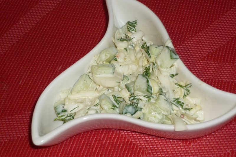 Surówka z porem, ogórkiem i koprem