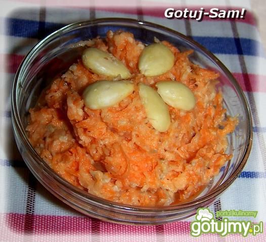  Surówka  z rzepki i marchewki