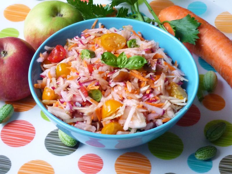 Surówka z rzodkiewki i kalarepki