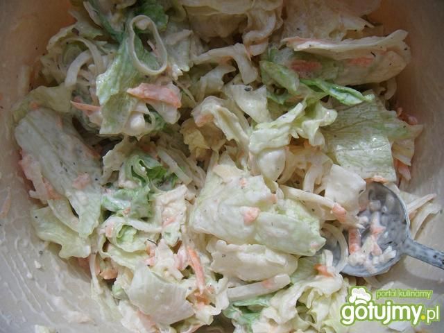 Surówka z sałatą lodową i porem Surówka z sałatą lodową i porem