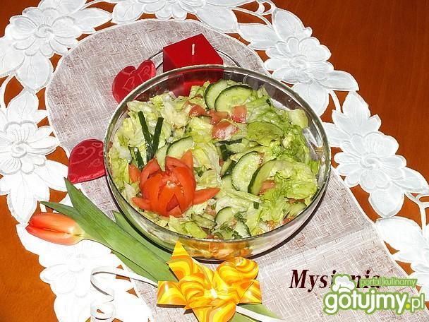 Surówka z sałaty lodowej