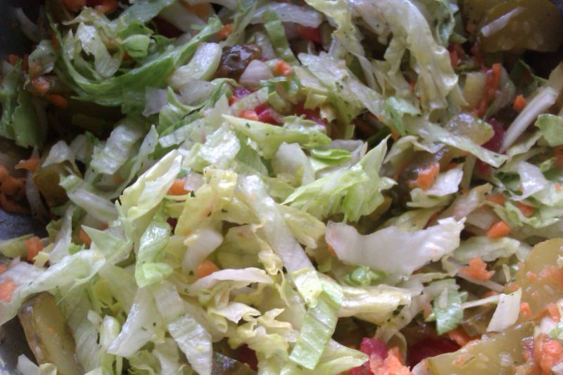 Surówka z sałaty lodowej