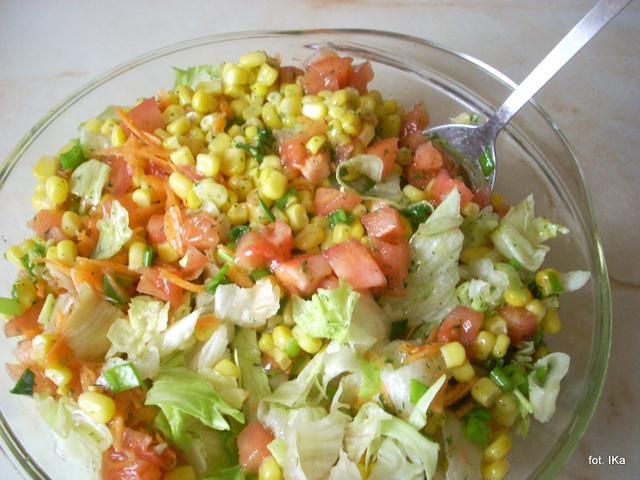 Surówka z sałaty lodowej 