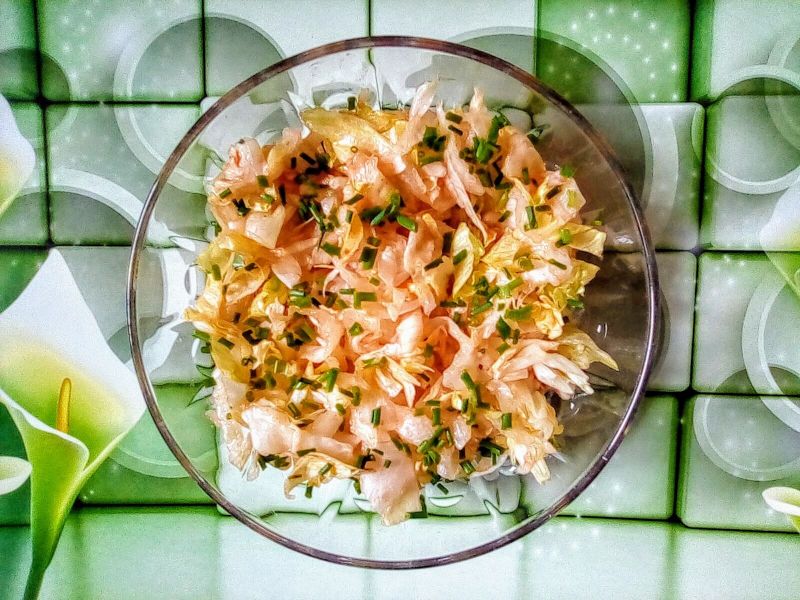 Surówka z sałaty lodowej