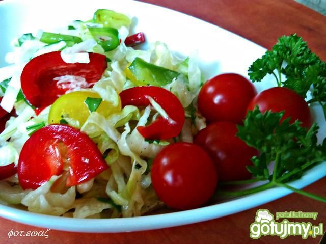 Surówka z sałaty lodowej