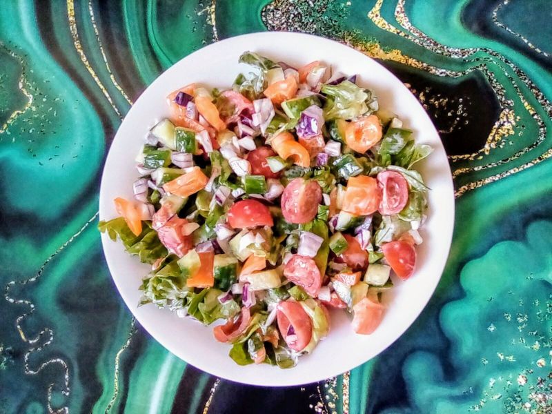 Surówka z sałaty, papryki, ogórka i pomidorków  Surówka z sałaty, papryki, ogórka i pomidorków