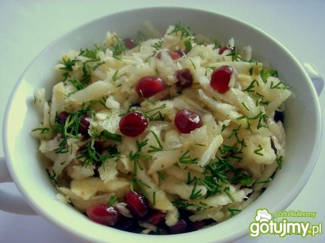 Surówka z selera, gruszki i granatu Surówka z selera, gruszki i granatu