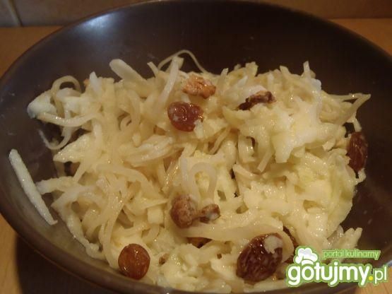 Surówka z selera i jabłka wg szpileczka