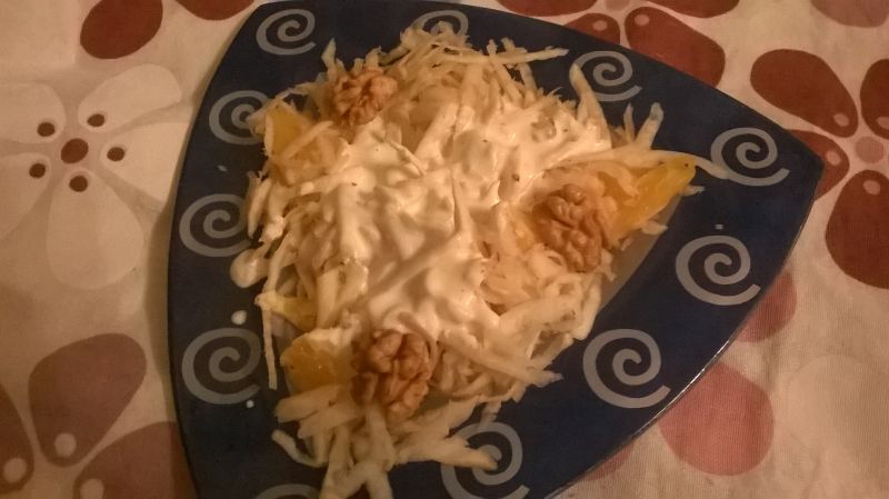 Surówka z selera i pomarańczy z majonezem