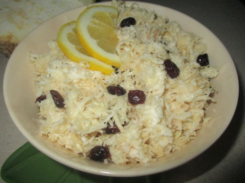 Surówka z selera i żurawiny  Surówka z selera i żurawiny