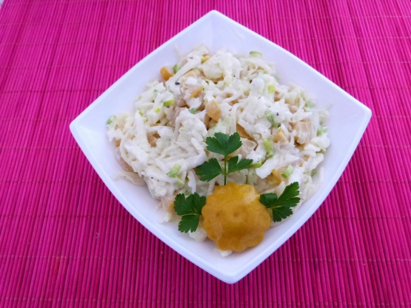 Surówka z selera jabłek i patisonów