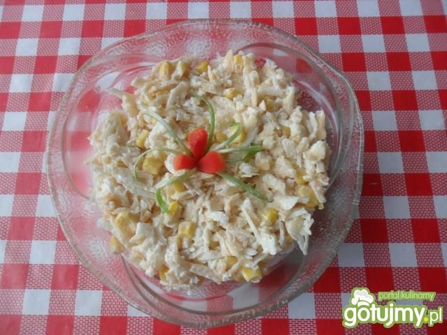 Surówka z selera, jabłka i kukurydzy