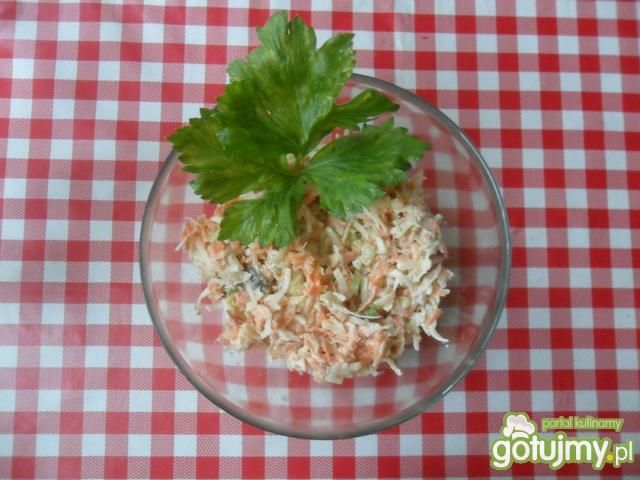 Surówka z selera naciowego. Surówka z selera naciowego.