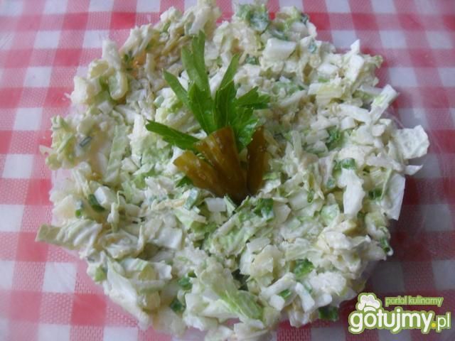 Surówka z selera naciowego i pekinki