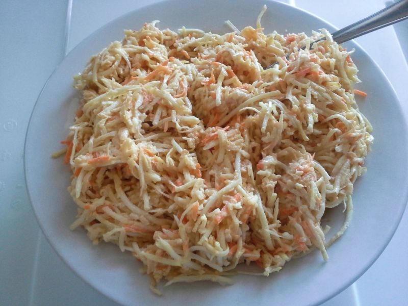 Surówka z selera w majonezie Surówka z selera w majonezie