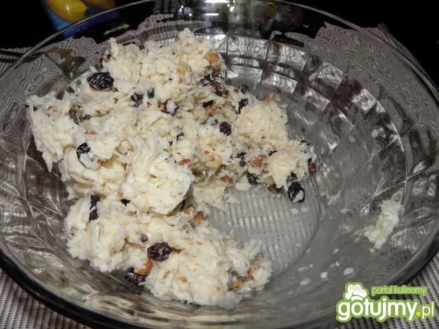 Surówka z selera z bakaliami