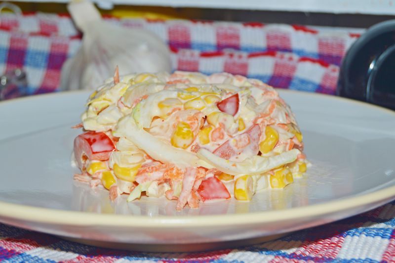 Surówka z sosem czosnkowym