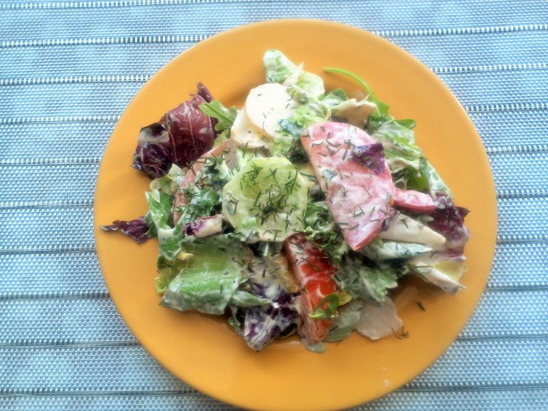 Surówka z sosem koperkowym Surówka z sosem koperkowym