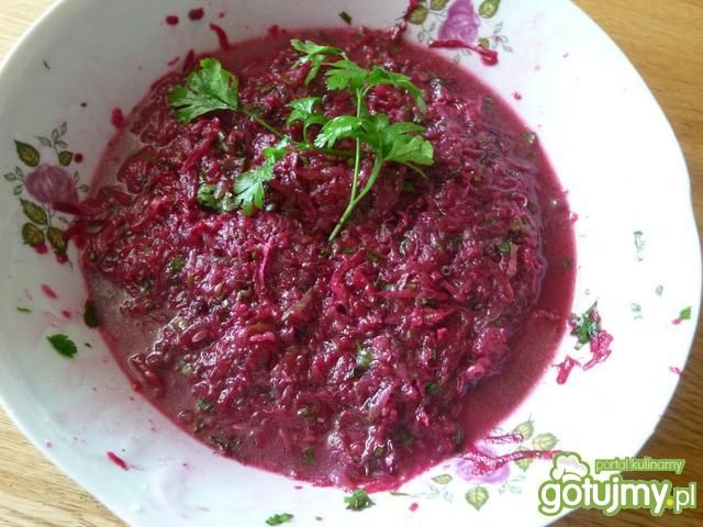 Surówka z surowych buraków do obiadu
