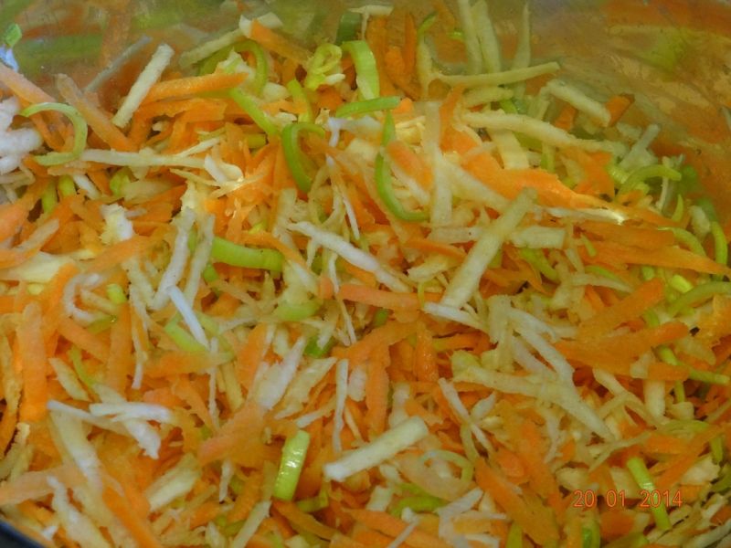 Surówka z włoszczyzny Surówka z włoszczyzny