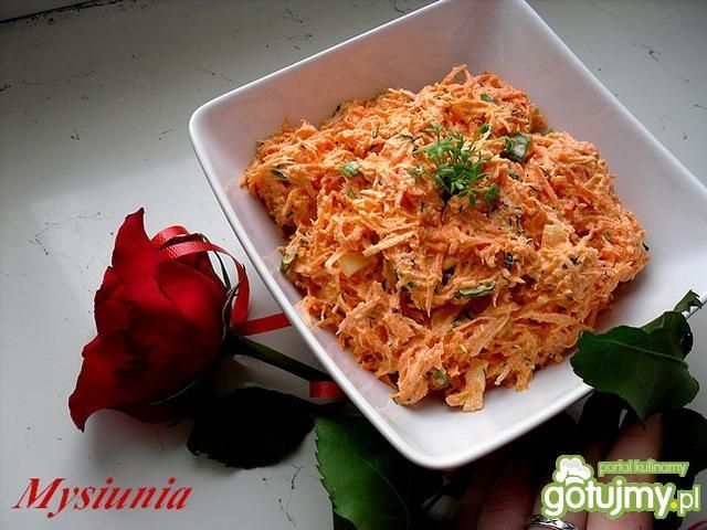 Surówka ze świeżej marchewki Surówka ze świeżej marchewki