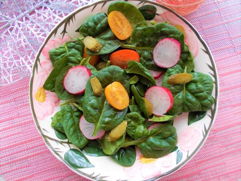 Surówka ze szpinakiem