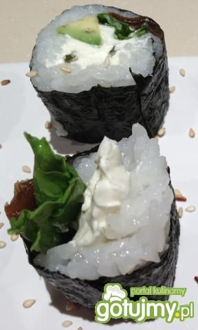 Sushi bez ryby z delikatnym serkiem. Sushi bez ryby z delikatnym serkiem.