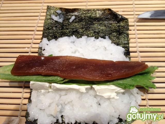 Sushi bez ryby z delikatnym serkiem.