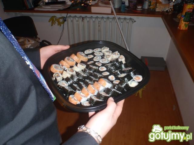 Sushi maki  -łosoś,krab,ogórek