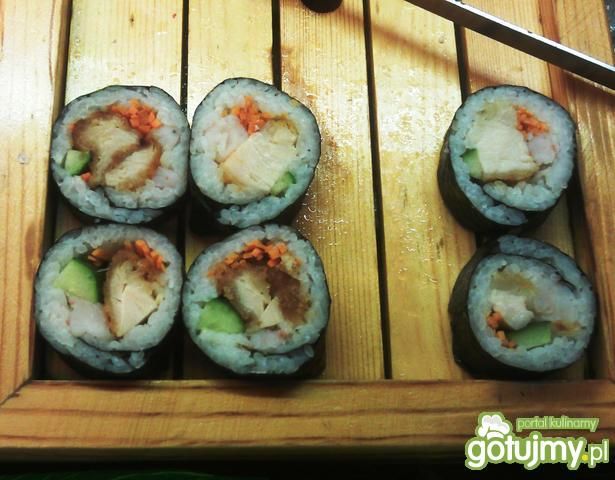 sushi z kurczakiem sushi z kurczakiem