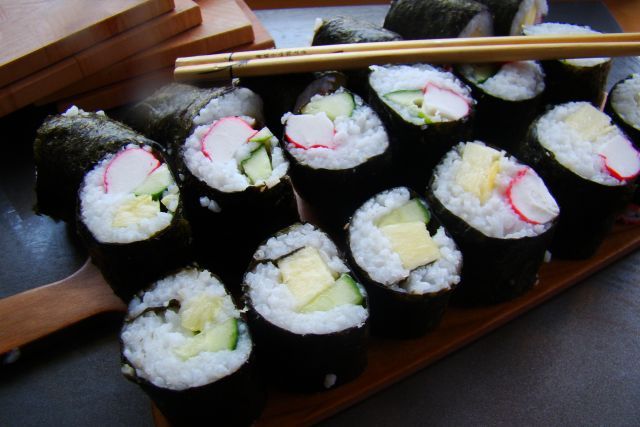 Sushi ze świeżym ananasem Sushi ze świeżym ananasem