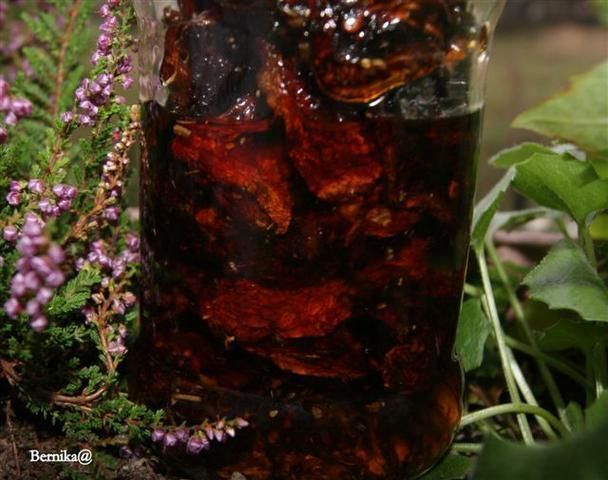 Suszone pomidory w oliwie Suszone pomidory w oliwie