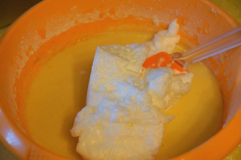 Świąteczna babka jogurtowo-pomarańczowa