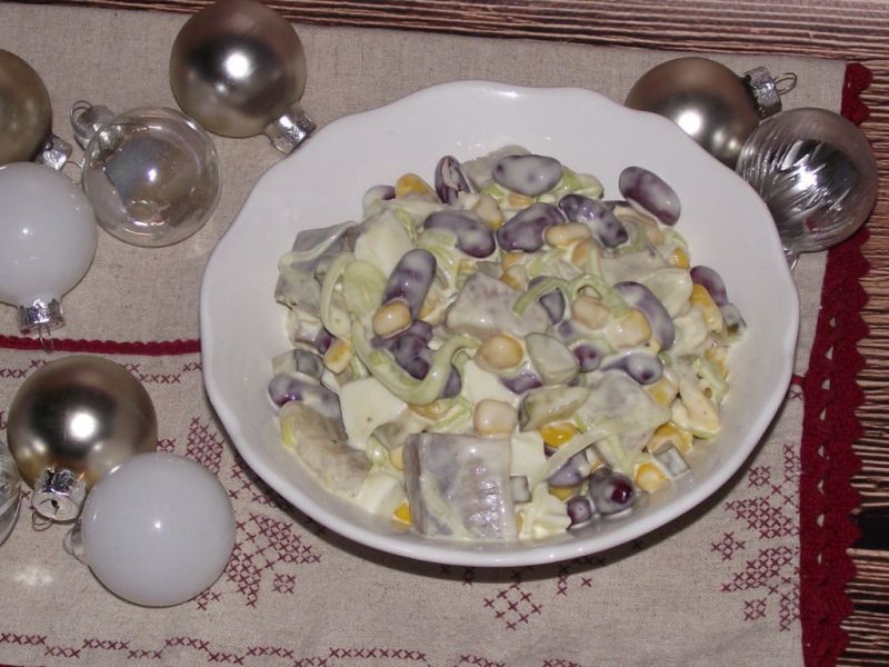 Świąteczna sałatka śledziowa