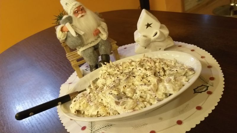 Świąteczna sałatka śledziowa Świąteczna sałatka śledziowa