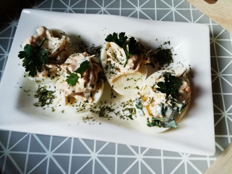 Świąteczne Jajka z selerem konserwowym Świąteczne Jajka z selerem konserwowym