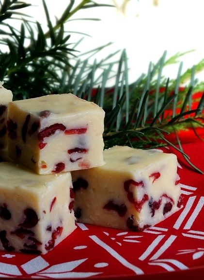 Świąteczne żurawinowe krówki Świąteczne żurawinowe krówki